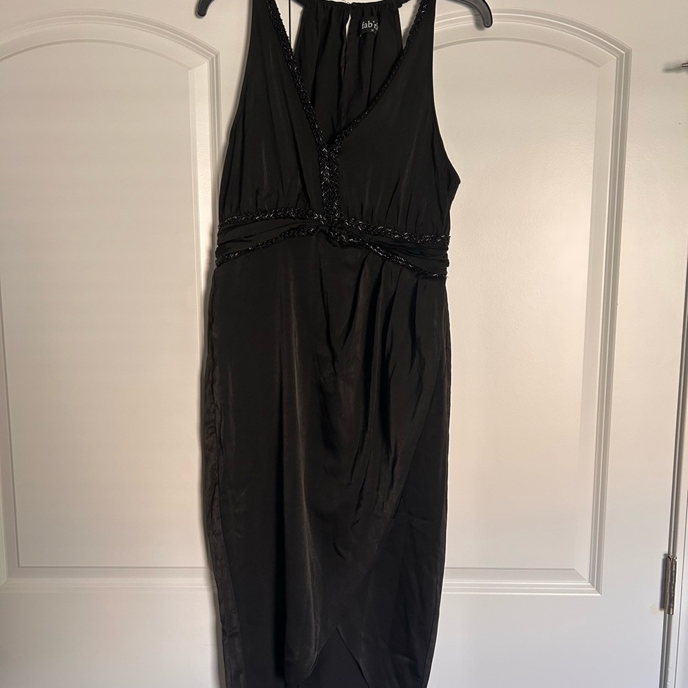 Fabrik Black Sleeveless V-neck